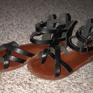 BLACK FLAT SANDAL